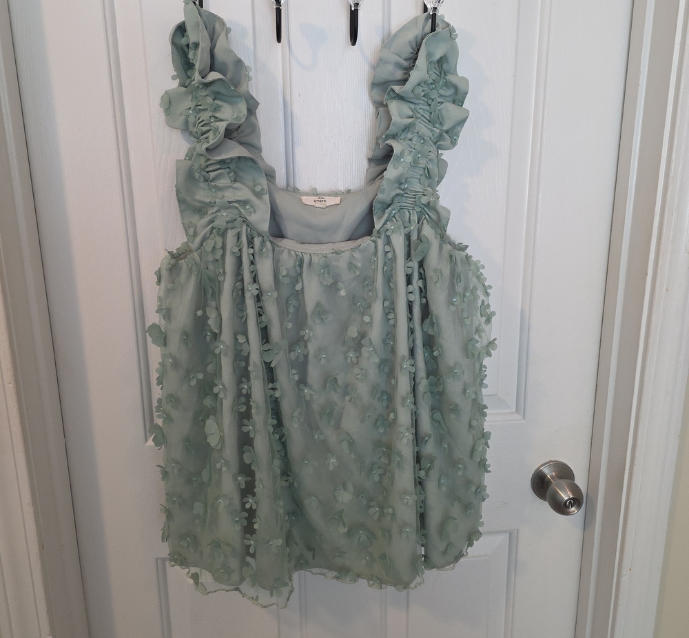 Entro Ruffled Petal Appliqué Top - Sage Green